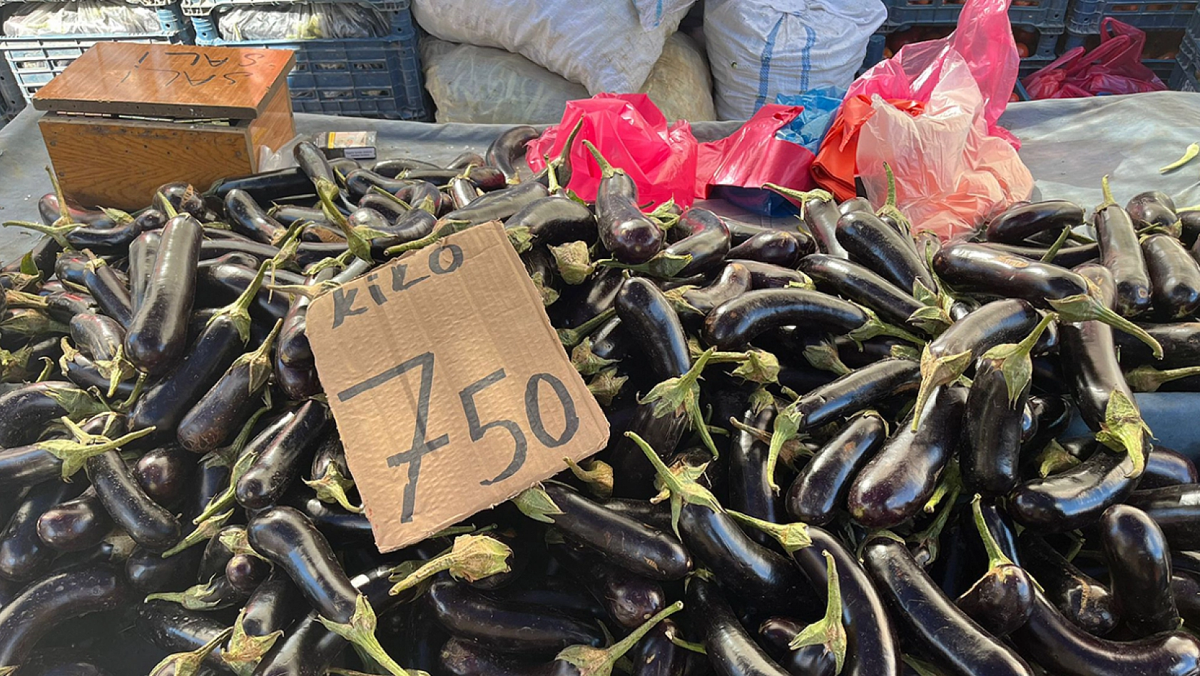 Elazığ pazarlarında sezon sonu fiyatları