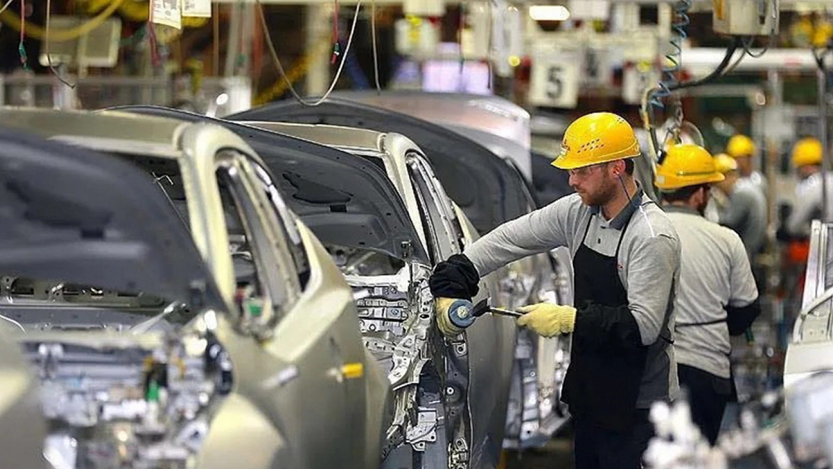 Bakan Kacır 'Üretim üssüyüz' dedi: Yeni fabrika açılacak