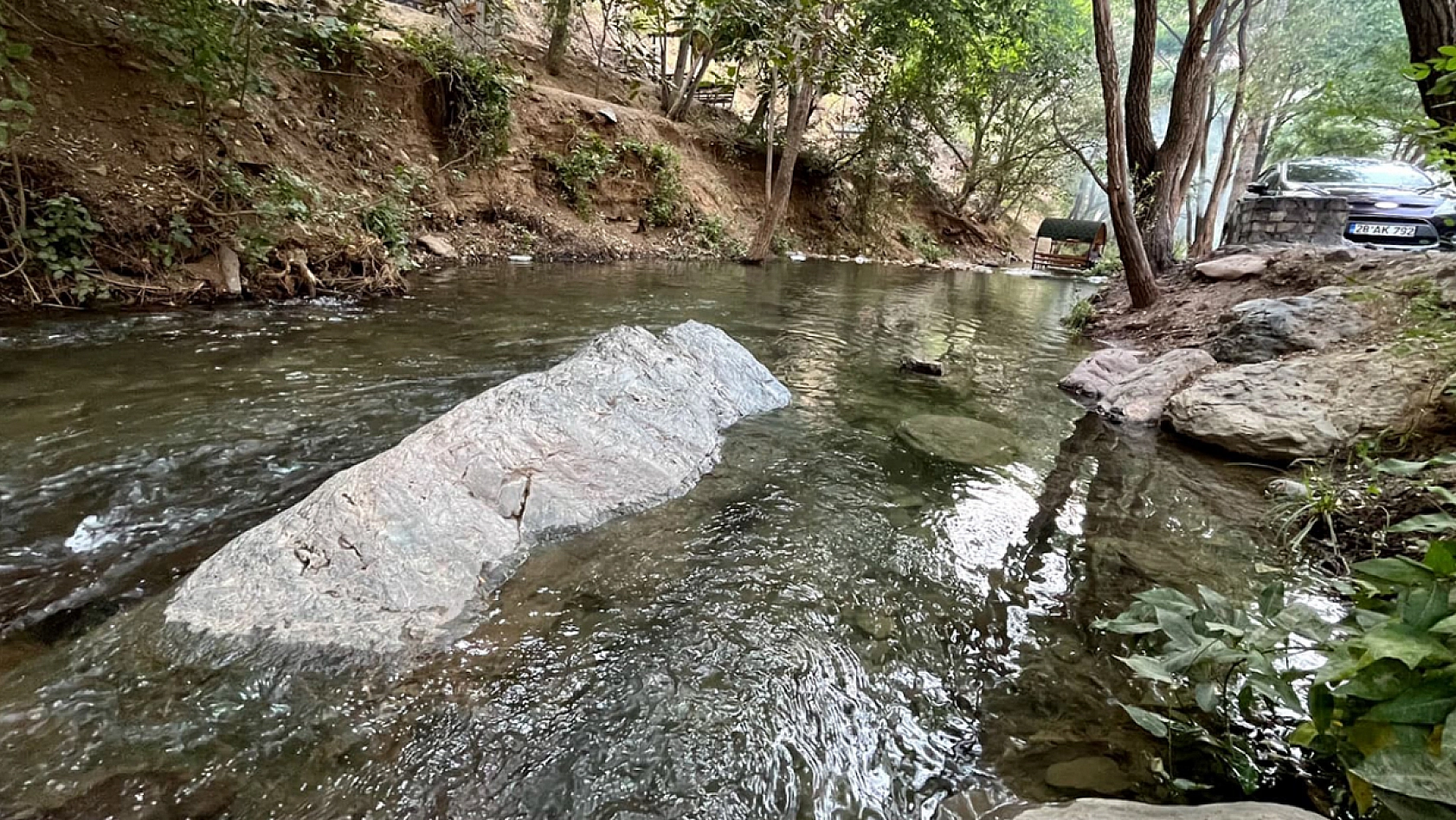 Elazığ'da bu dere güzelliği ile dikkat çekiyor