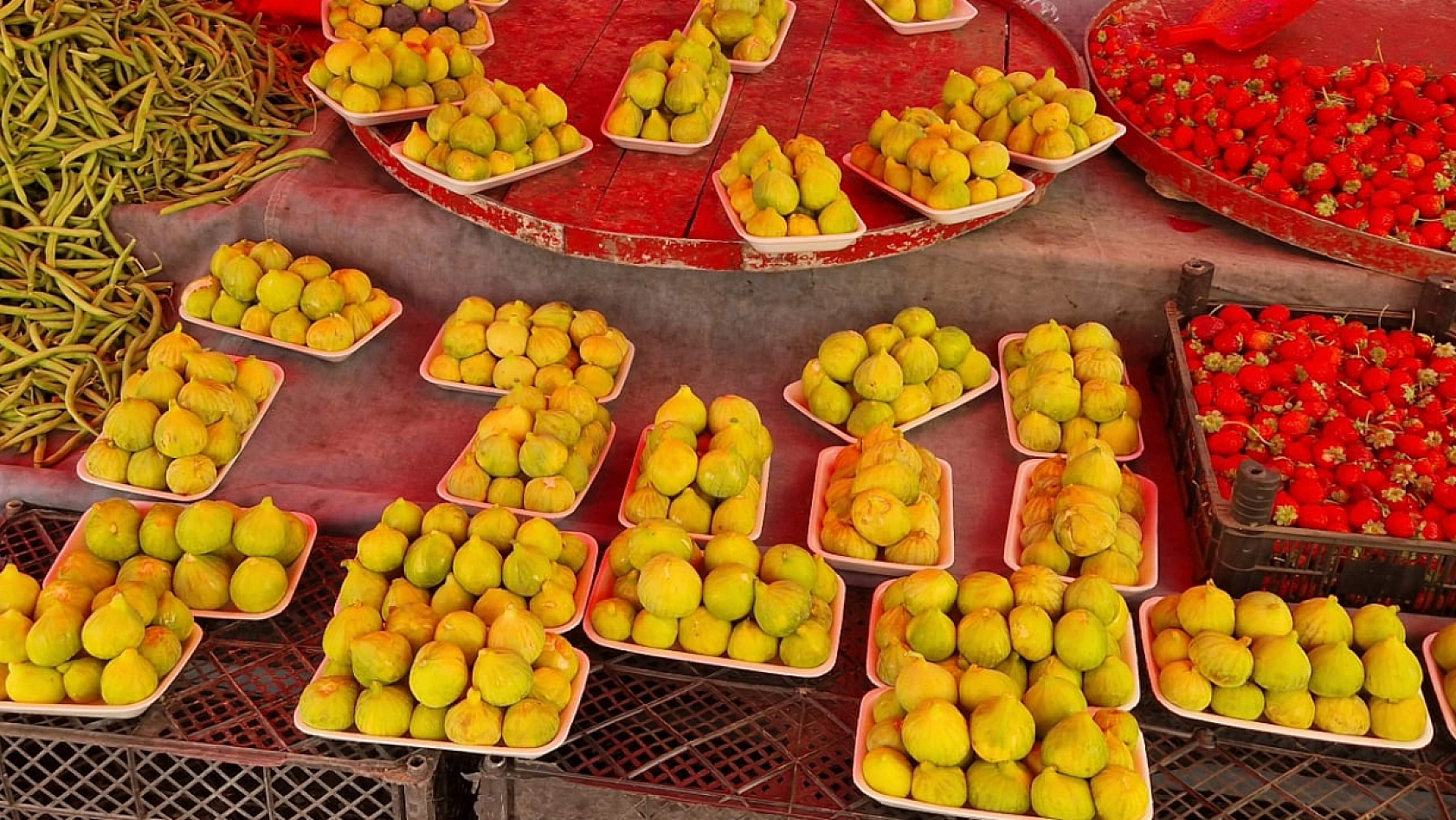 Elazığ'da meyve fiyatları cep yakıyor