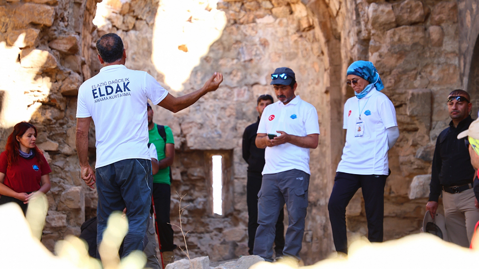 Elazığ'da bin 696 yıllık Mor Ahron Manastırı tarihe ışık tutuyor