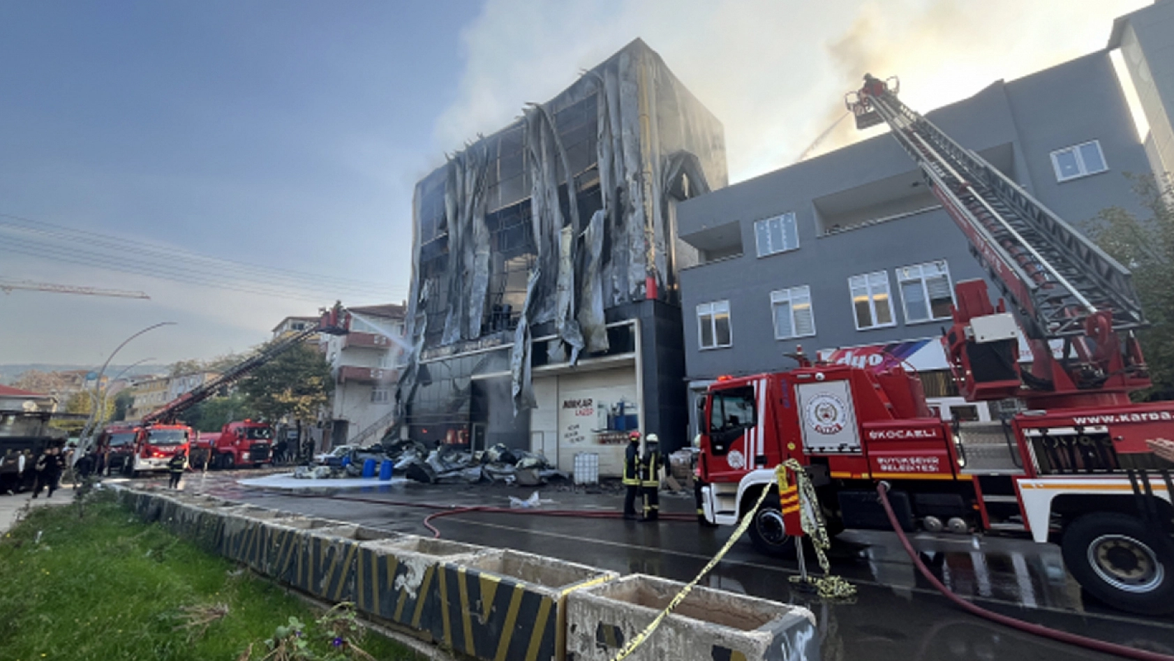 Kocaeli'de tesis yangını sonrası hakaret paylaşımları tepki topladı