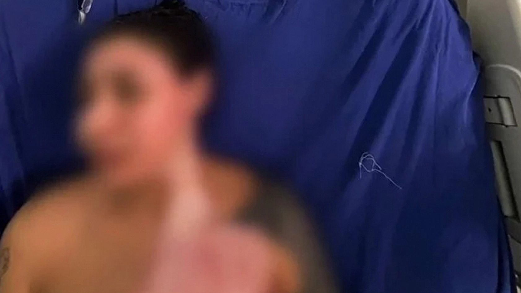 Kıskançlık dehşeti: Kadını sokak ortasında yaktı!