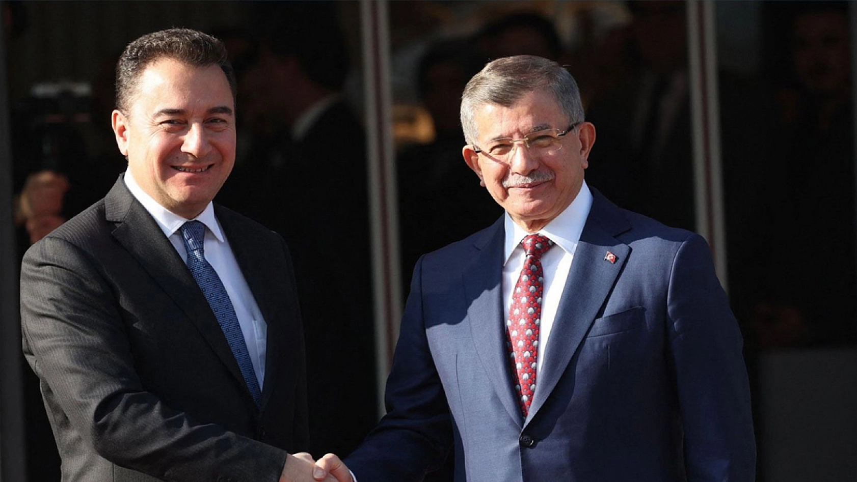 Davutoğlu'ndan 6'lı masa ve partiler arası birleşme sinyali