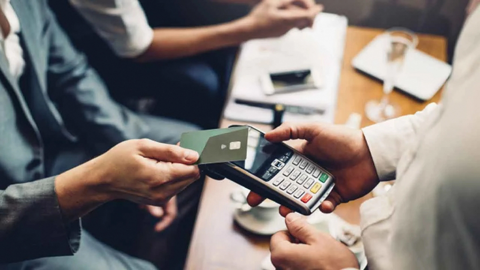 Tüketiciye müjde: Zorunlu ek ücretler tarihe karışıyor