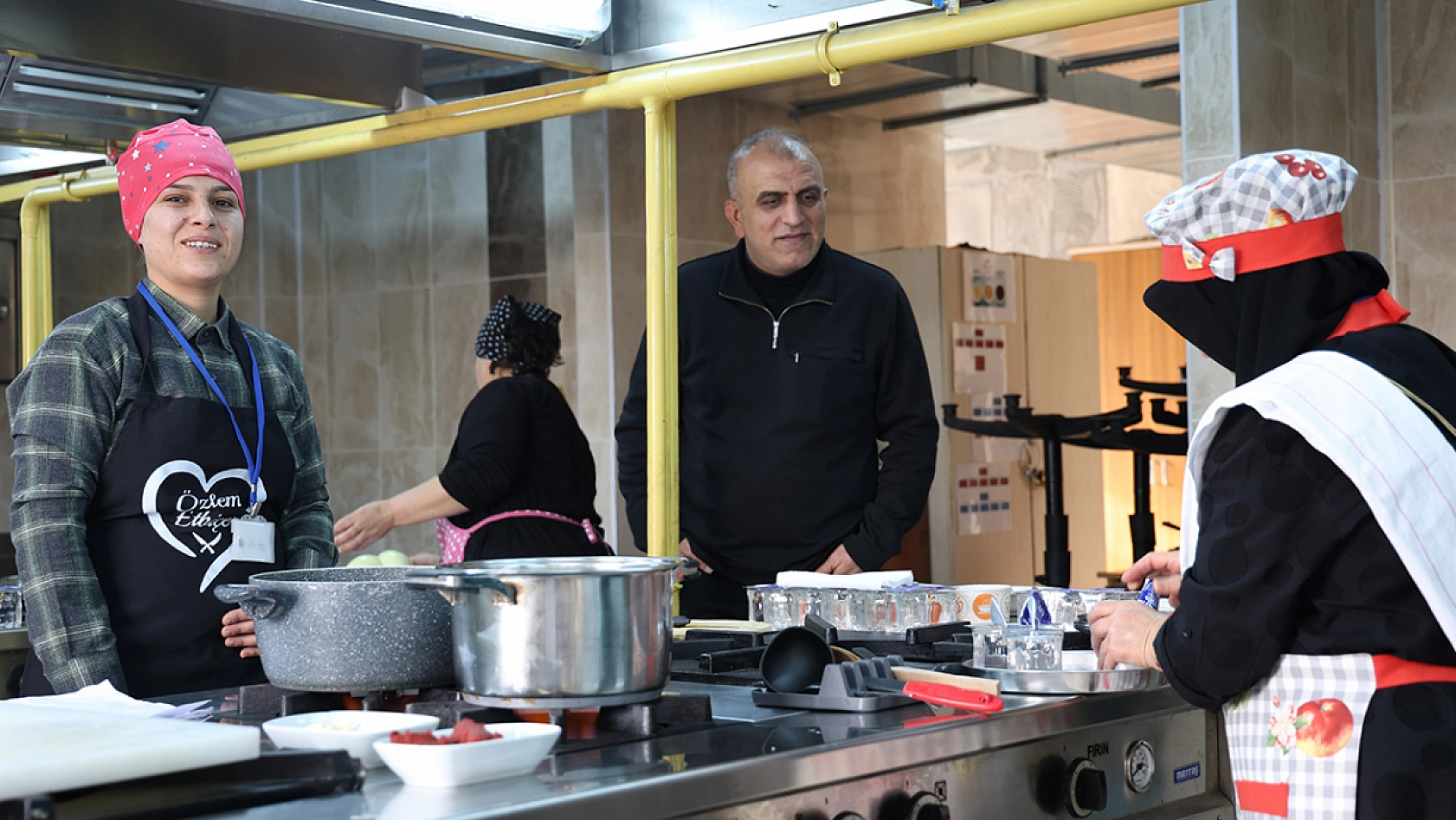 Elazığ'da kadın elinden yöresel yemek yarışması renkli görüntülere sahne oldu