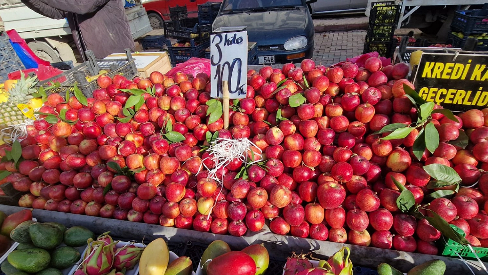 Elazığ'da meyve tüketimi ekonomiye takıldı