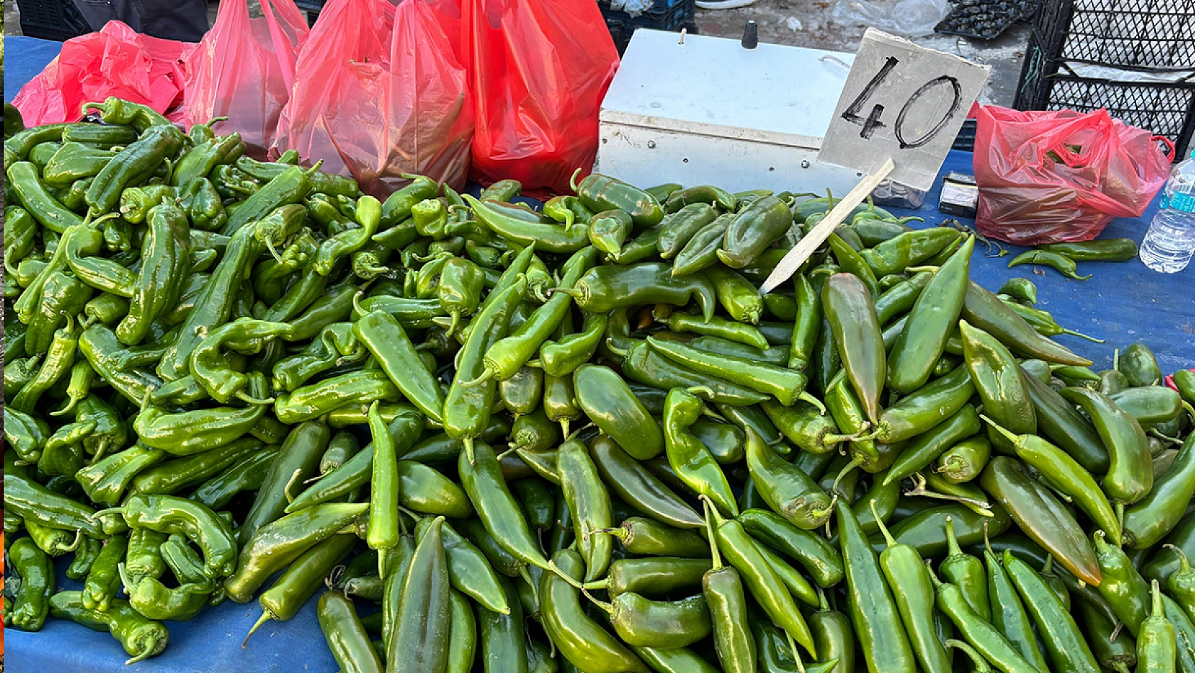 Elazığ'da Yılbaşı öncesi Salı Pazarı'nda durgunluk