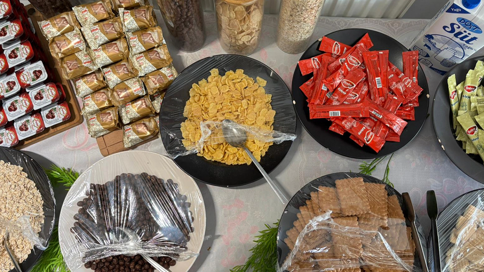 Elazığ'da bu kapıdan giren 10 yıl geriye gidiyor: 50 çeşit 200 tl