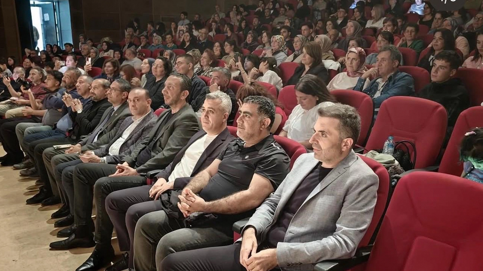 Nostaljinin şarkılarla buluştuğu gece
