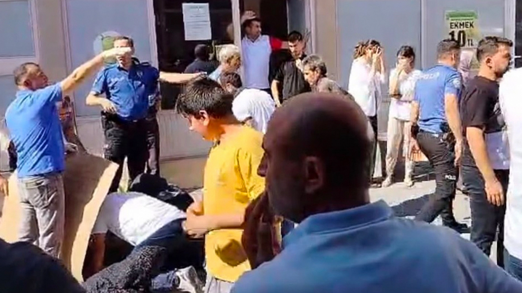 Elazığ'da 4 yaşındaki çocuk ikinci kattan düştü: Durumu kritik