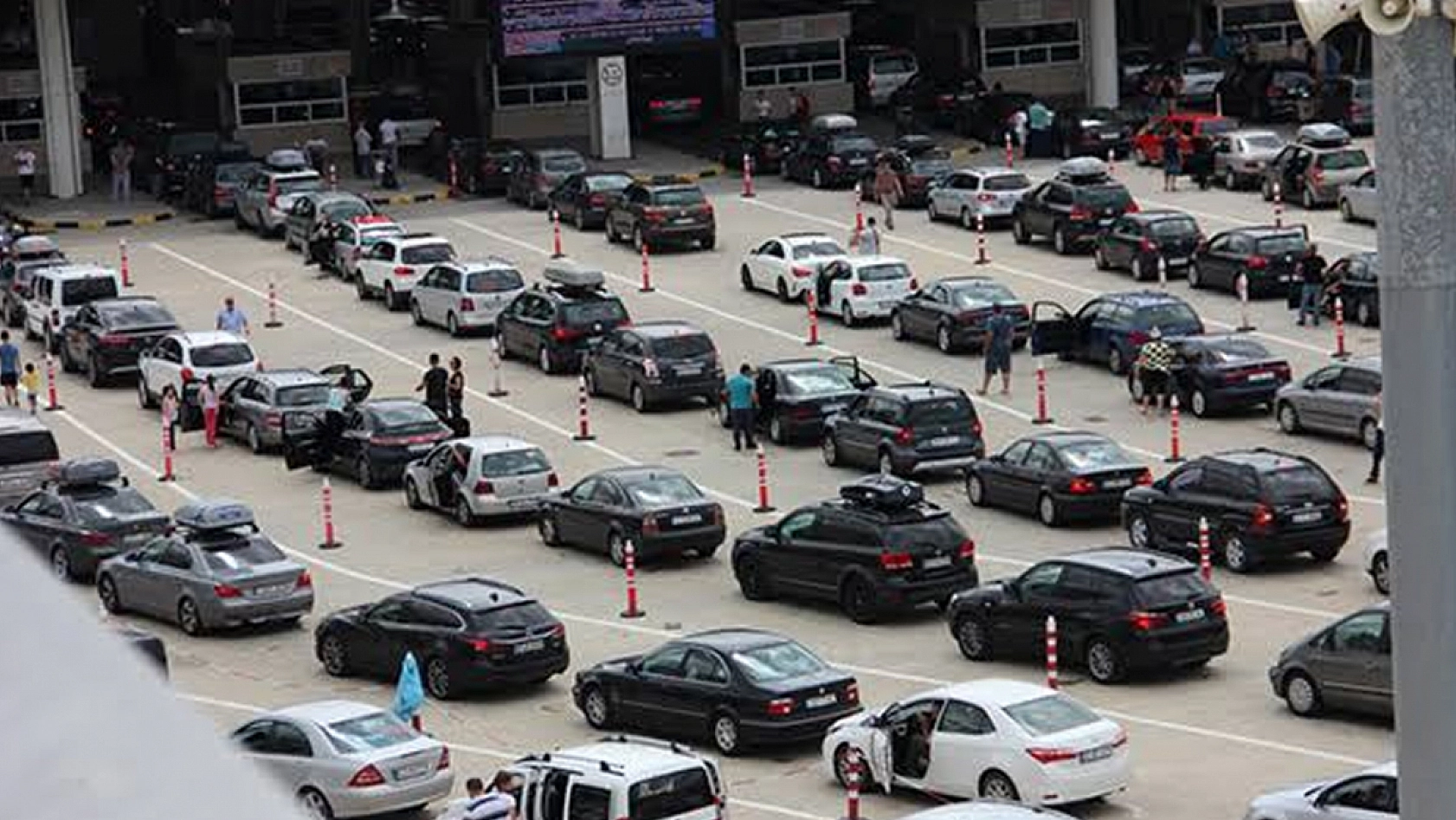 Yabancı plakalı araçlarda yeni dönem: Borç ödenmeden çıkış yok