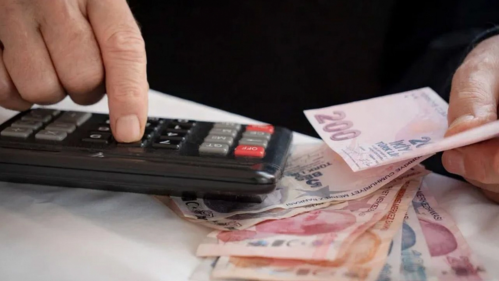 Emekli maaş farklarının ödeme tarihi belli oldu