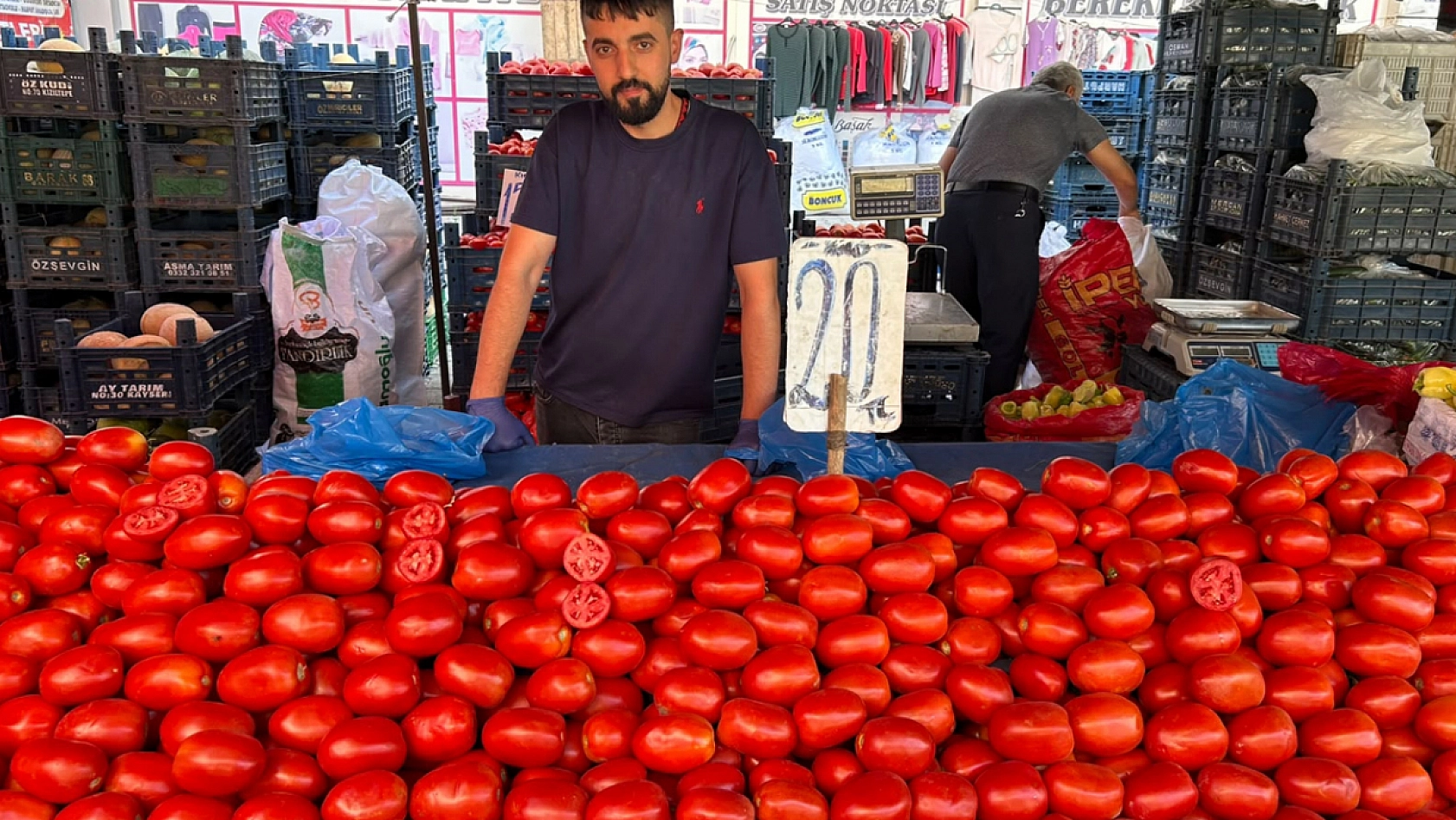 Elazığ'da kışlık hazırlıklar başladı: Vatandaş pazara akın etti