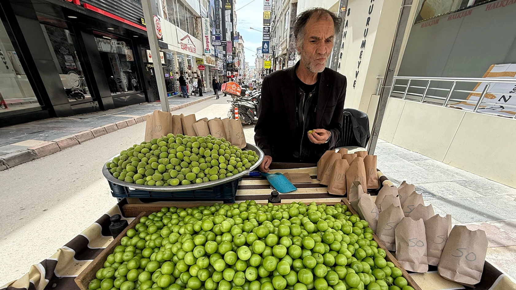 Elazığ'da tezgahlarda yerini aldı kilosu 500 liradan satılıyor