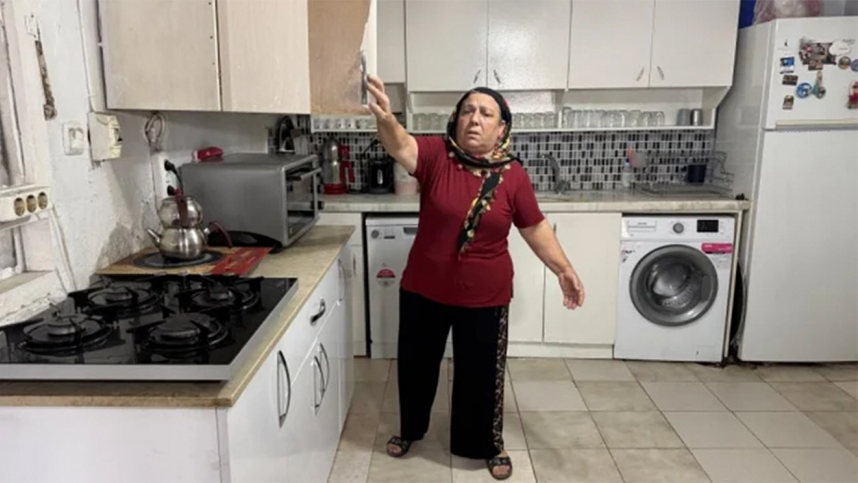Milyonluk miras kavgasında anne-kız yüzleşti! Elini öptü,