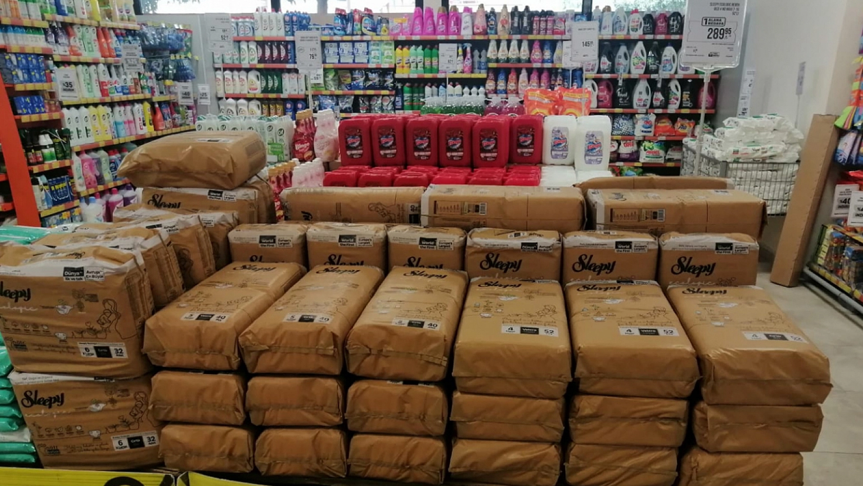 Elazığ'ın marketinde dev indirimler: Sadece bu şubeye özel fiyatları duyan oraya koşacak