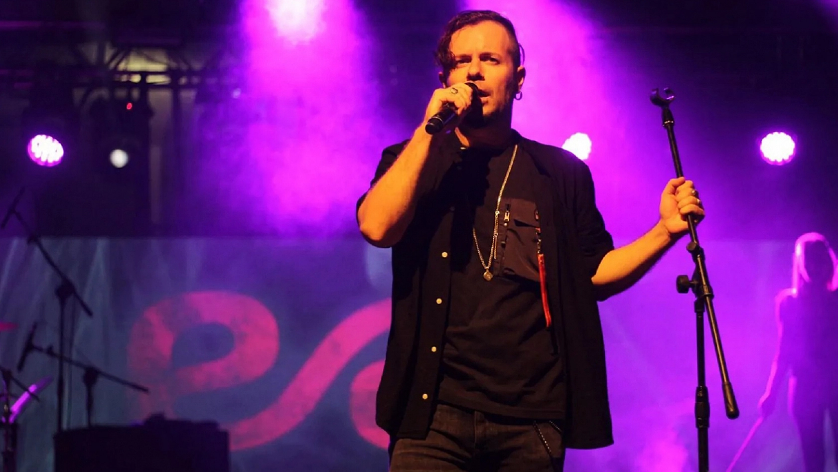 Ünlü sanatçı Elazığ'da sevenleriyle buluşacak