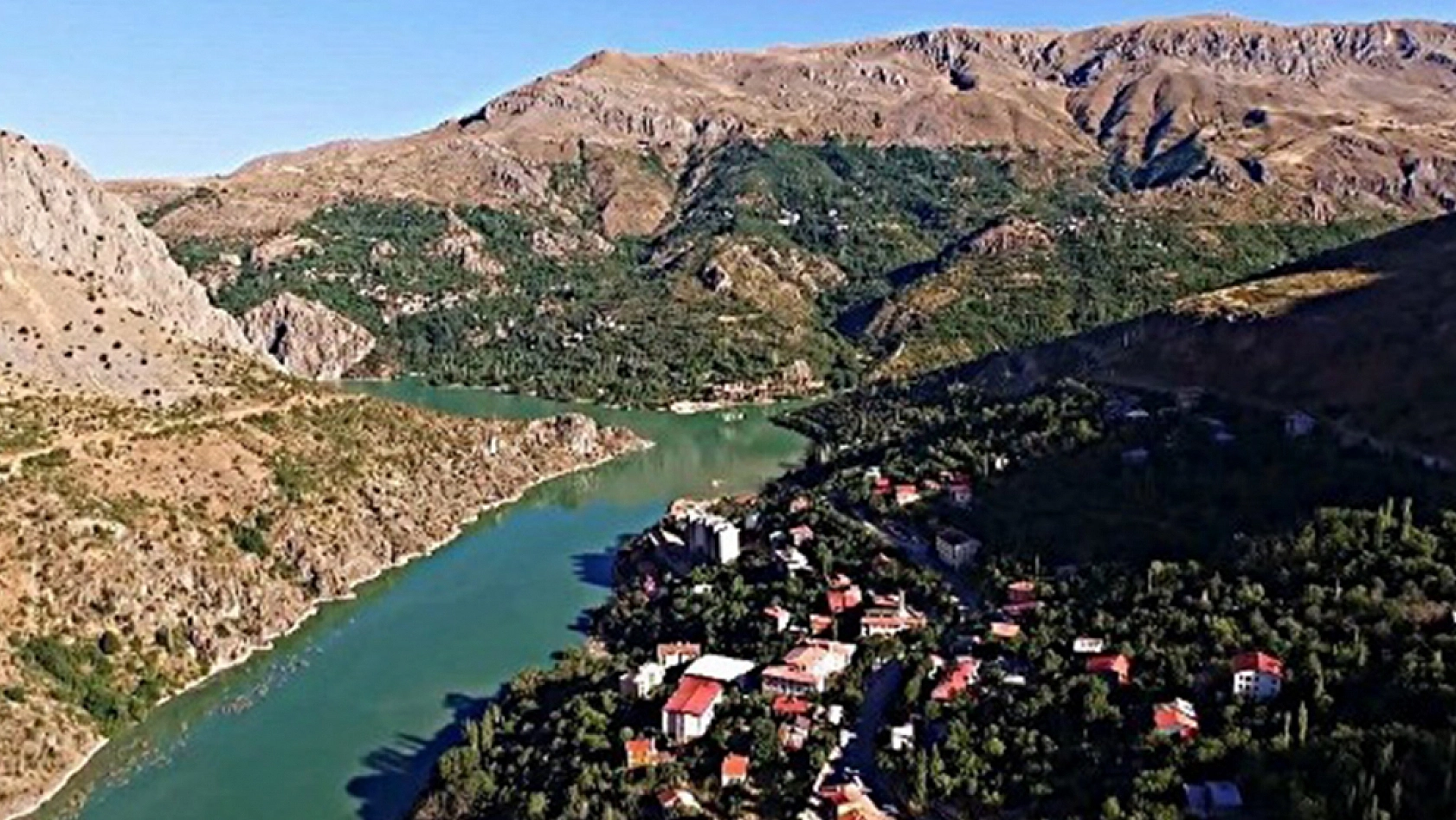 Geçmişte Elazığ'a bağlanmak için imza toplayan ilçe 'bölgenin en güzeli' seçildi