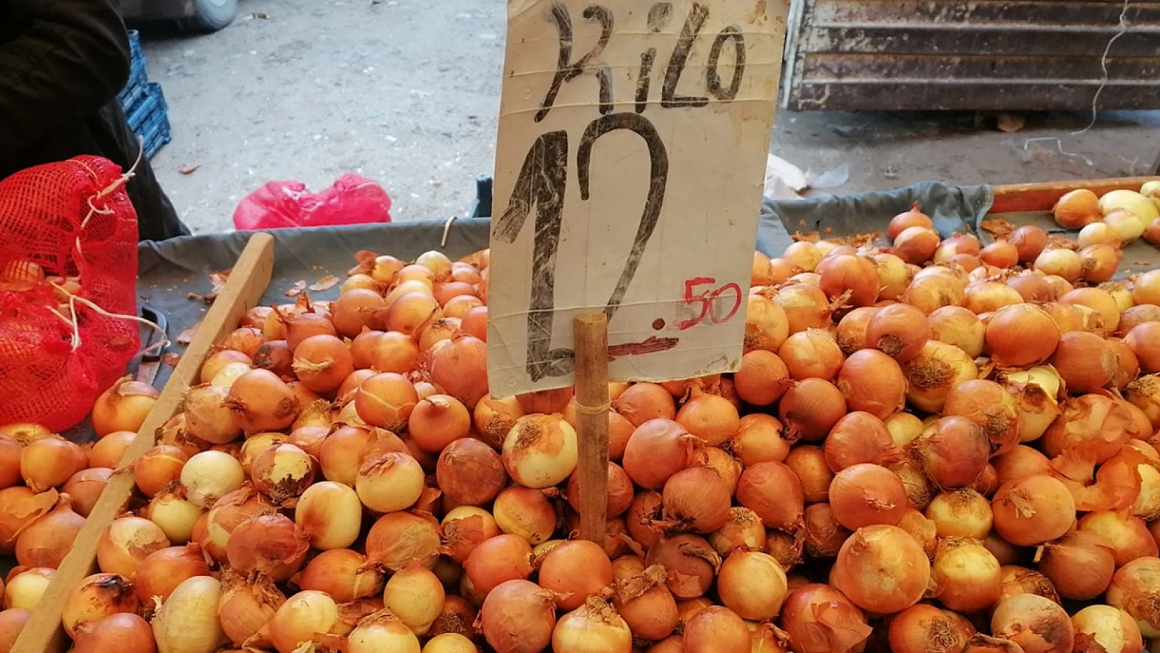Kar, kış, kıyamet pazarlardaki fiyatları etkiledi mi? Elazığ'da güncel pazar fiyatları ne durumda?