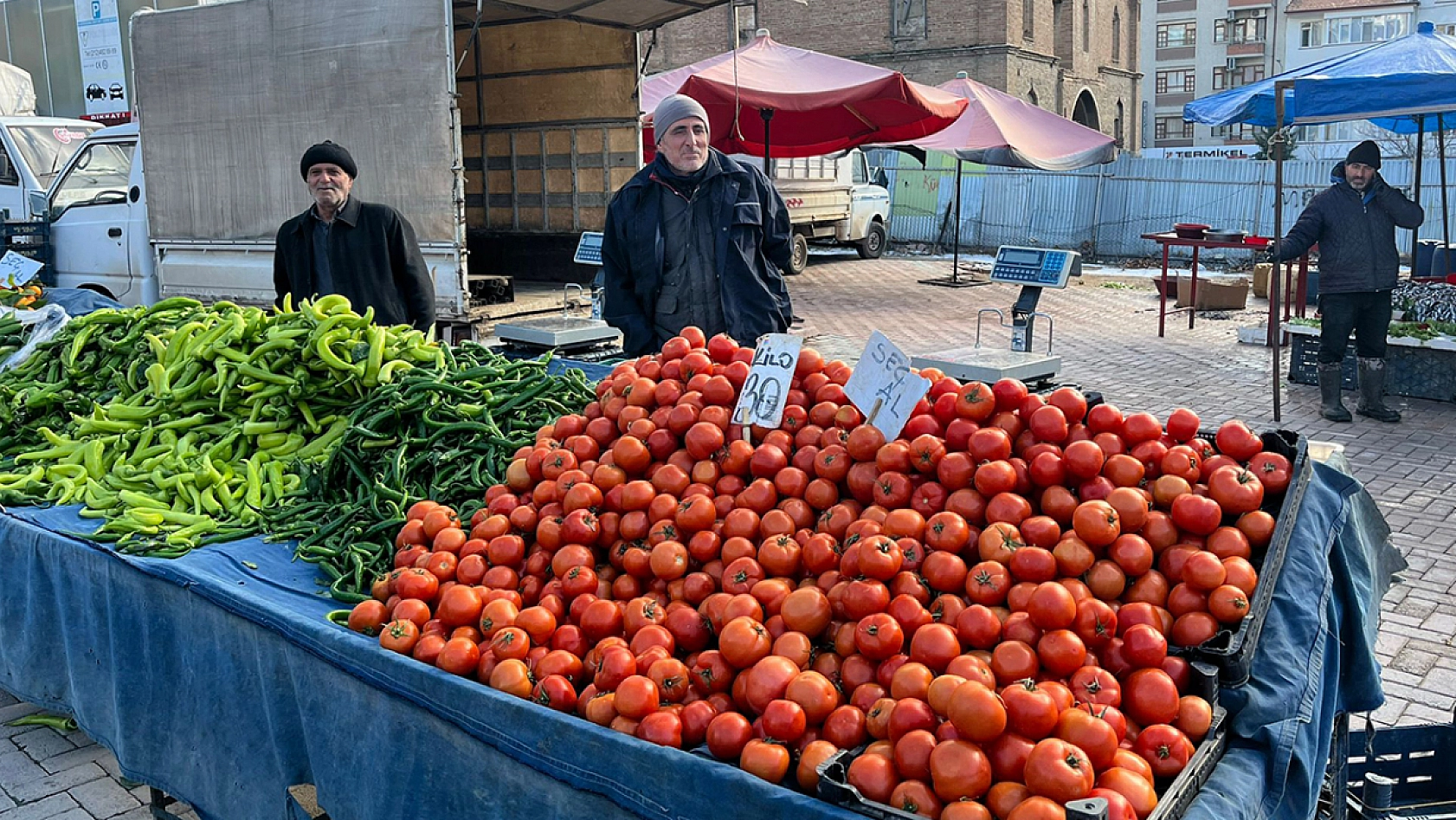 Soğuk hava pazarlardaki fiyatları etkiledi mi? Elazığ'da güncel pazar fiyatları ne durumda?