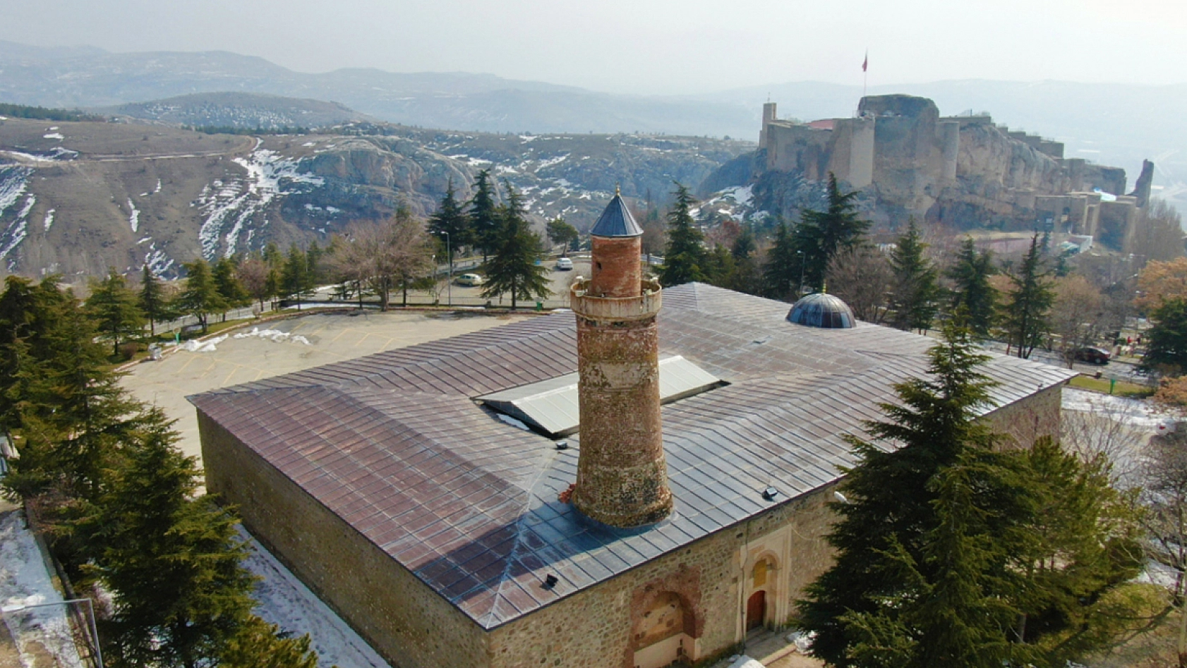 Elazığ'da ağaçlar bile secde ediyor!