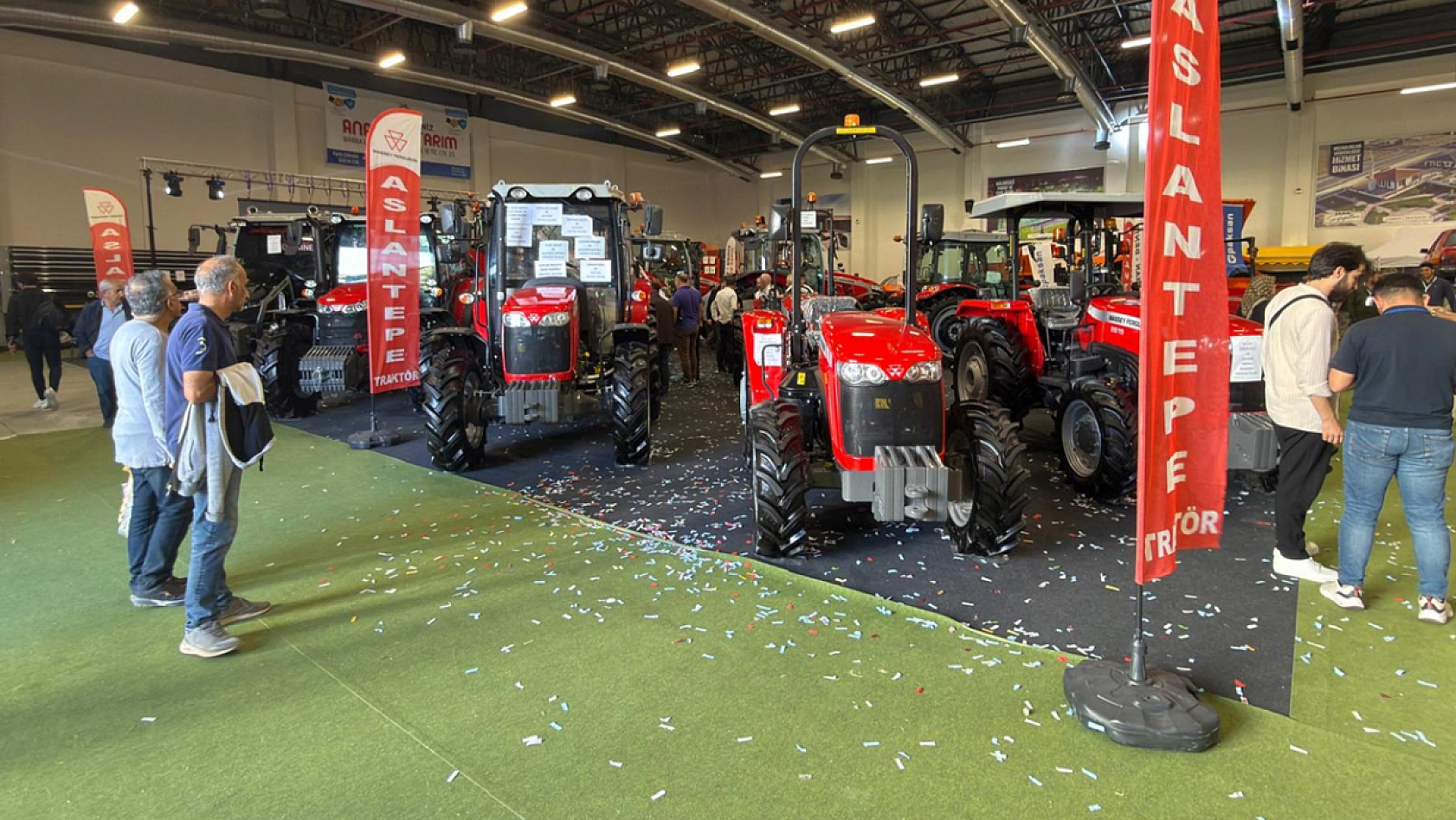 Elazığ'da bu traktörün fiyatı dudak uçuklattı