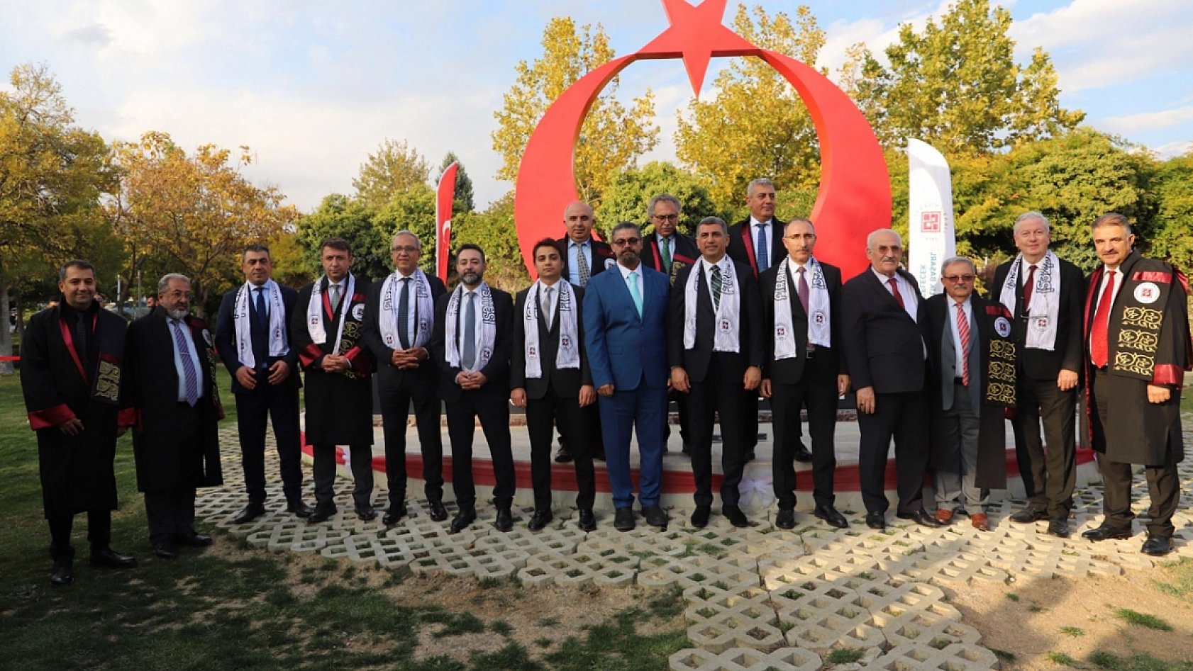 Fırat Üniversitesi'nde 50. yıl yürüyüşü coşkuyla gerçekleştirildi