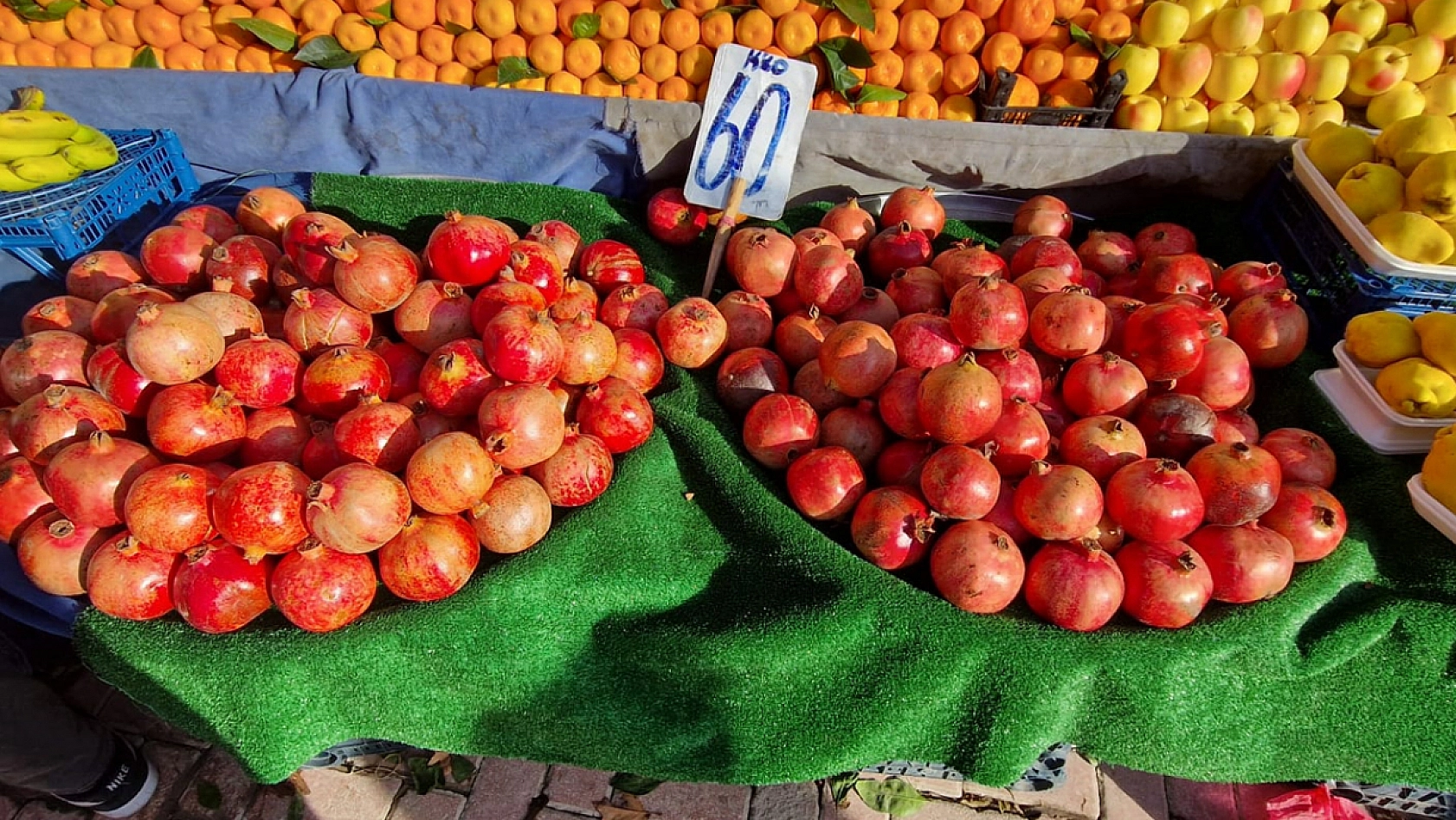 Elazığ'da meyve tüketimi ekonomiye takıldı