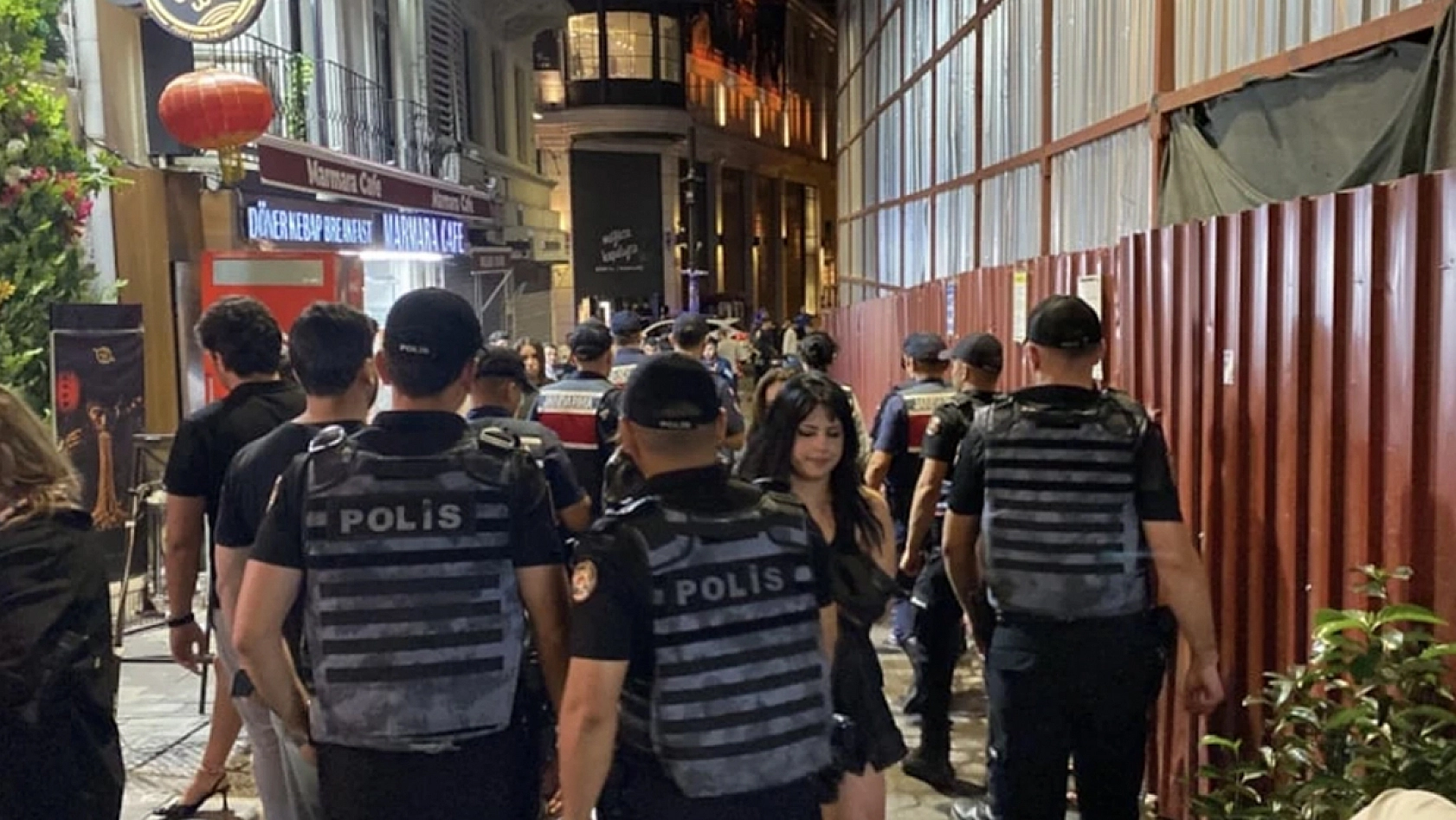 Türkiye'yi sarsan operasyon: Ünlü isimler de gözaltında
