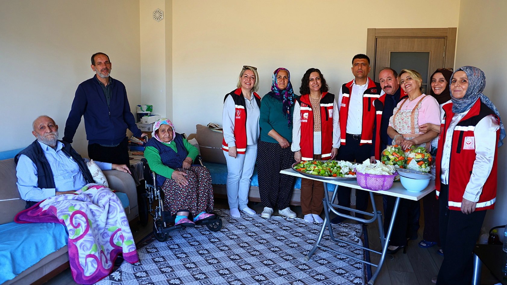 Elazığ'da 84 yaşındaki Özbay çiftine 'iyilik var' desteği