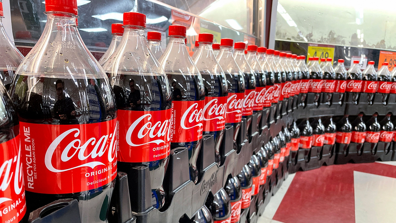 Coca-Cola boykota dayanamadı: İki ürününü raftan kaldırıyor