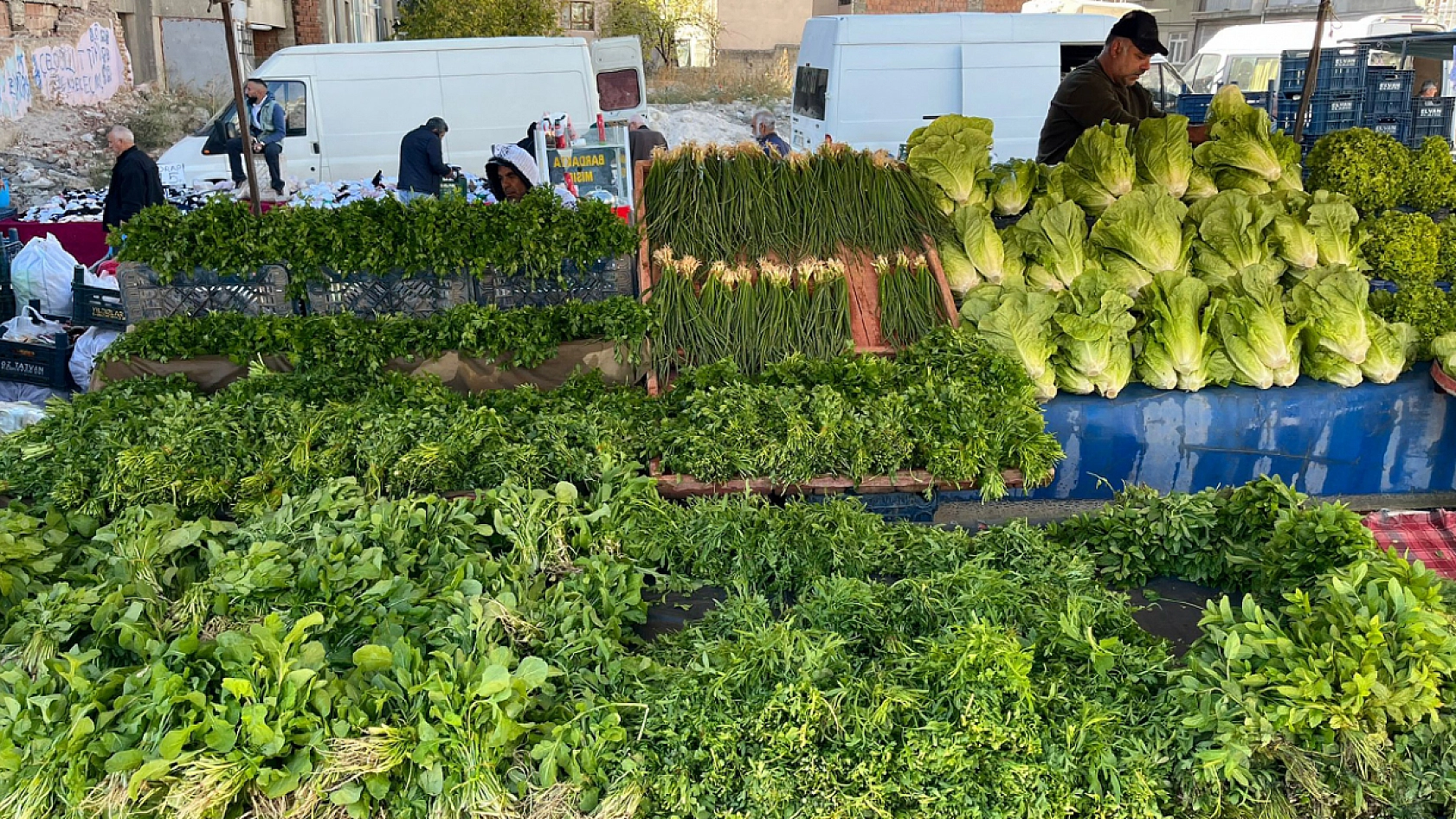 Elazığ pazarlarında sezon sonu fiyatları