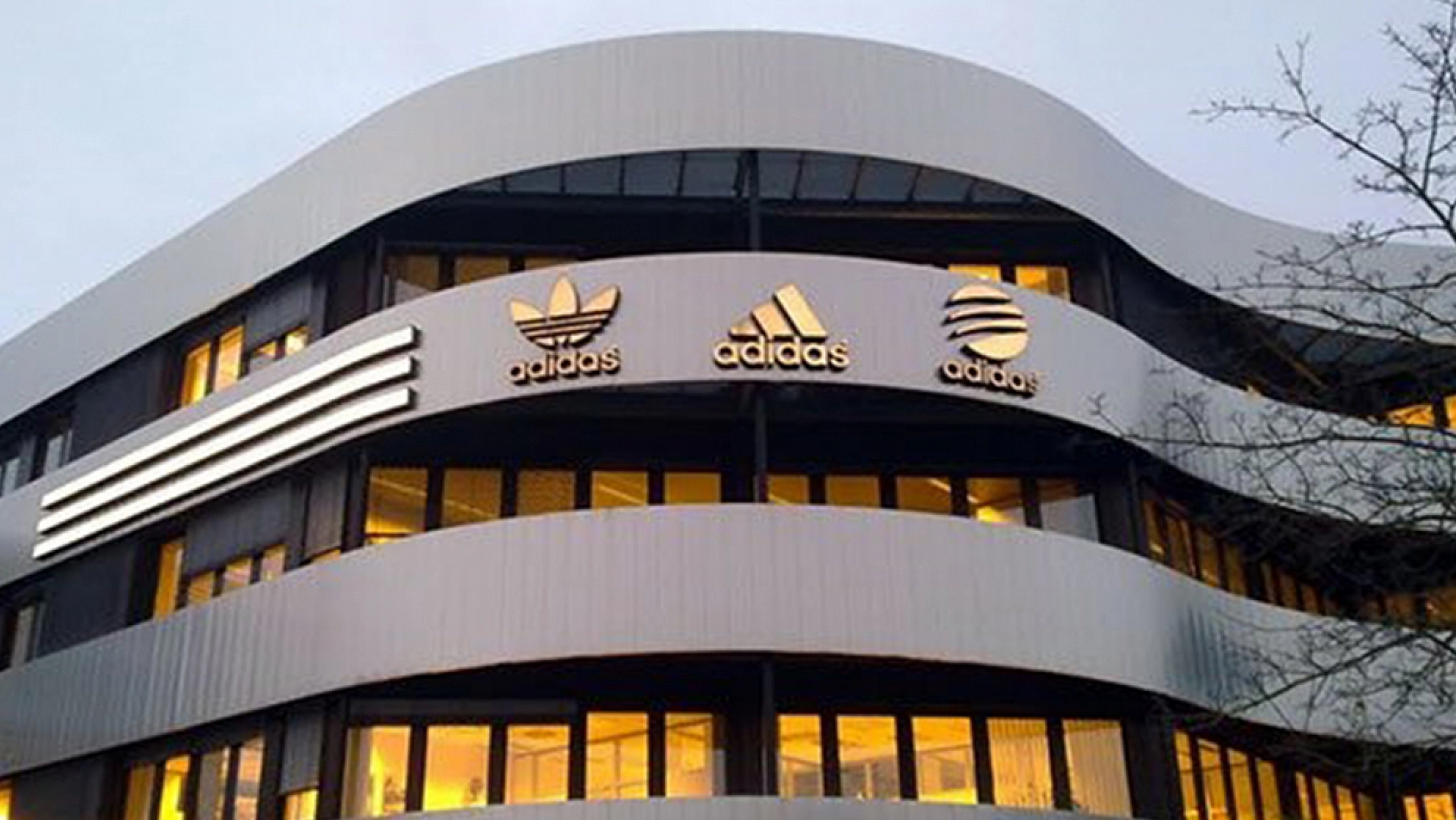 Türkiye'den Adidas'a 'domuz derisi' cezası!