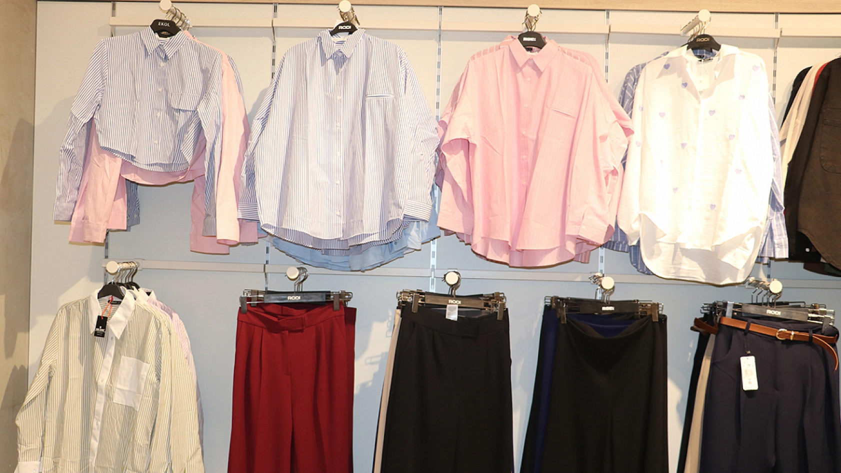 Elazığ'da bir mağaza yüzde 70 indirim yaptı duyanlar oraya koştu