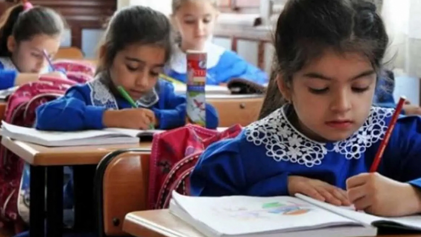 MEB'ten kritik karar: Sınıflarda yaş farkı tarihe karışıyor