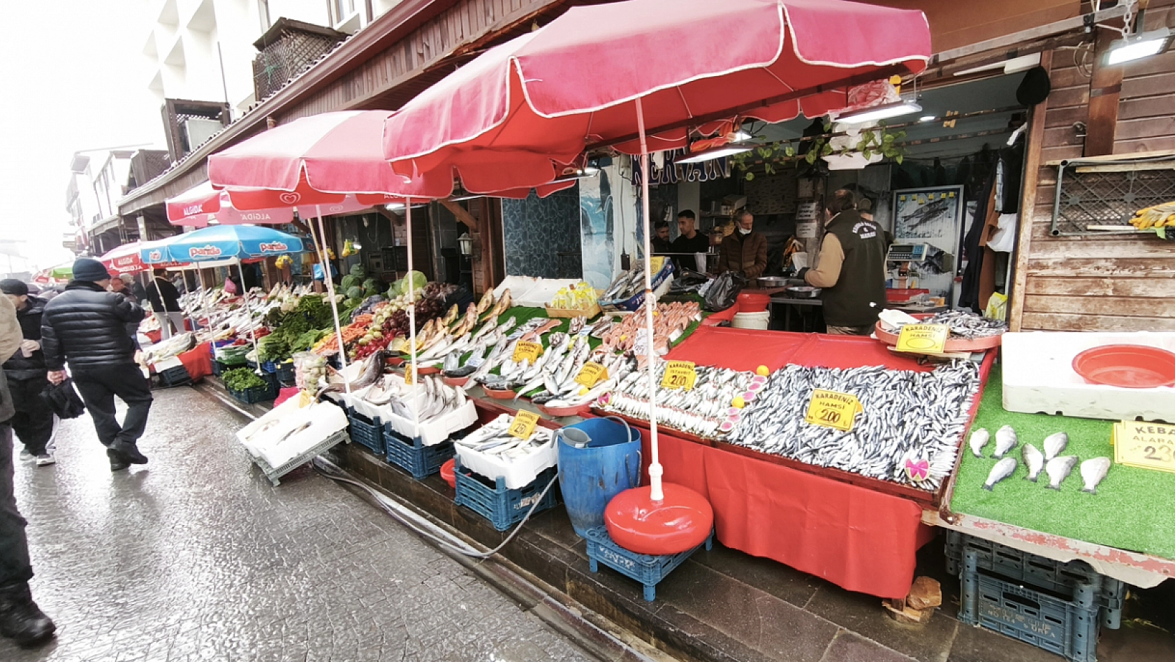 Elazığ'da esnaf ve vatandaşlar karşı karşıya