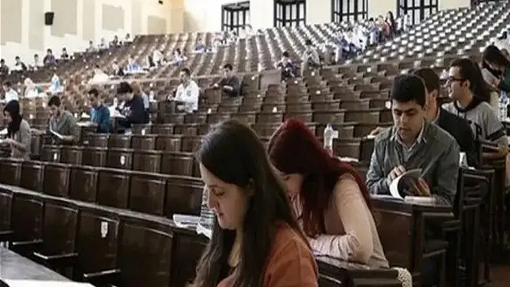 Üniversitelilere yeni af geliyor: Kimler yararlanabilecek?