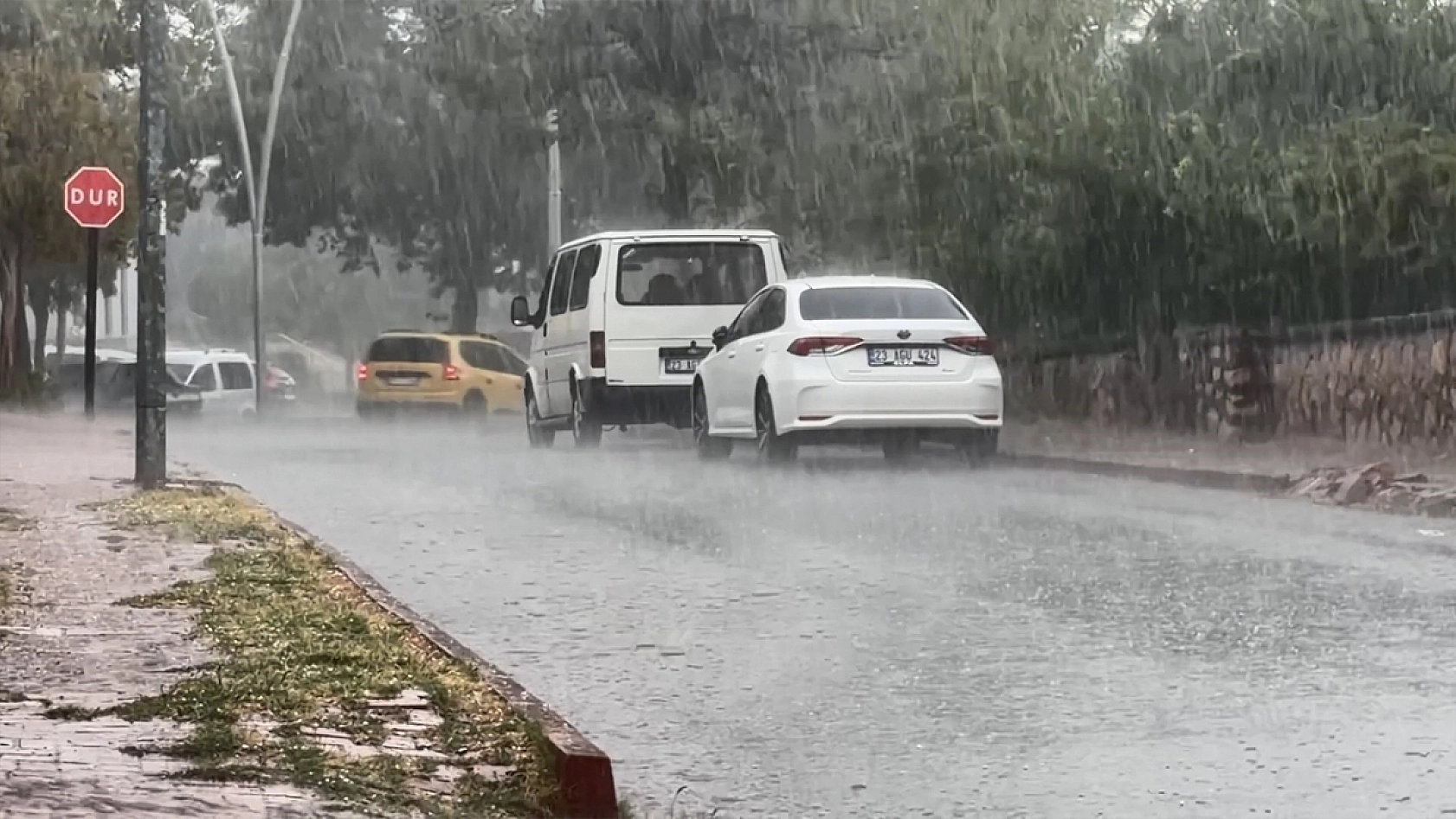 Elazığ'da sağanak ve dolu alarmı