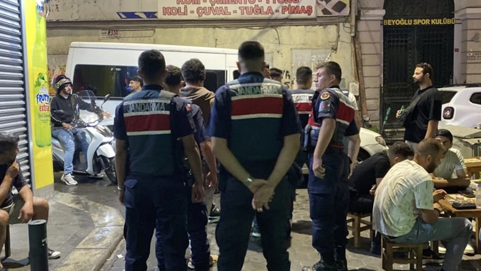 Türkiye'yi sarsan operasyon: Ünlü isimler de gözaltında