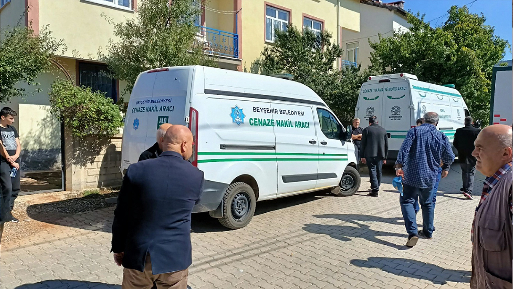 Aynı aileden 3 can: kazada hayatını kaybeden aile gözyaşlarıyla toprağa verildi