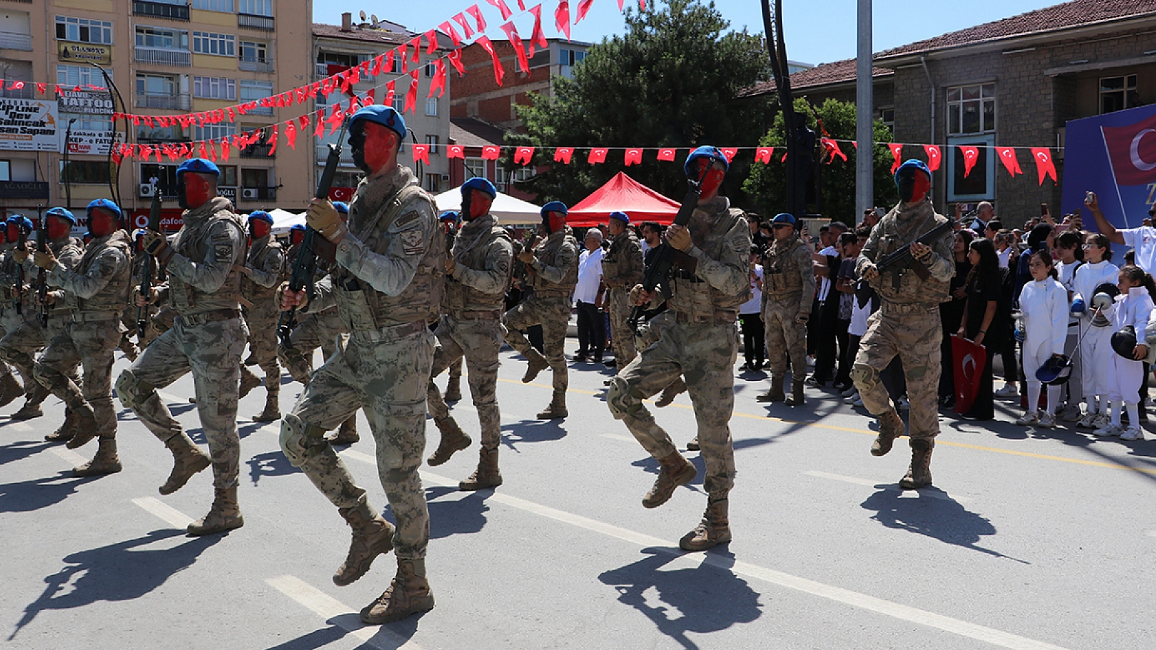 Elazığ'da Zafer Bayramı Coşkusu!