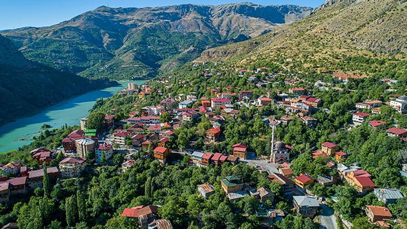 Geçmişte Elazığ'a bağlanmak için imza toplayan ilçe 'bölgenin en güzeli' seçildi