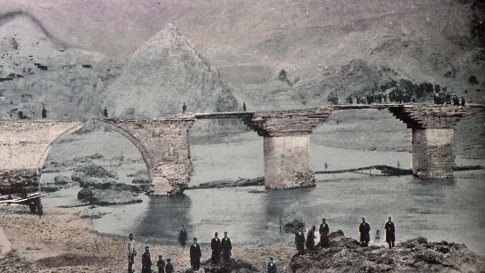 Elazığ'ın tarihi ilçesi Palu'yu hiç böyle görmediniz!