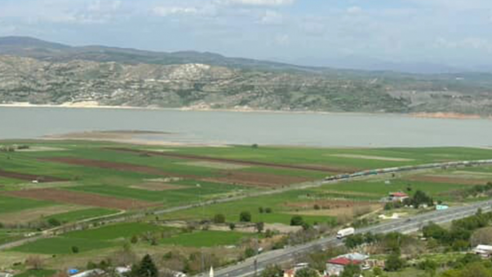 Elazığ'ın saklı cenneti: Murat Nehri'nin kıyısında, turizme kazandırılmayı bekliyor!