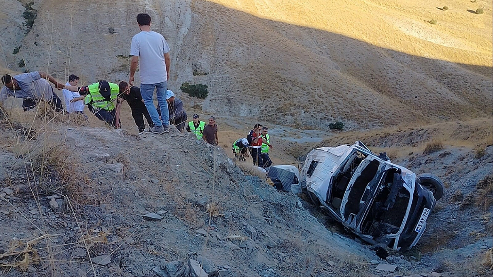 Elazığ'daki feci kazada 5'i ağır 13 yaralı