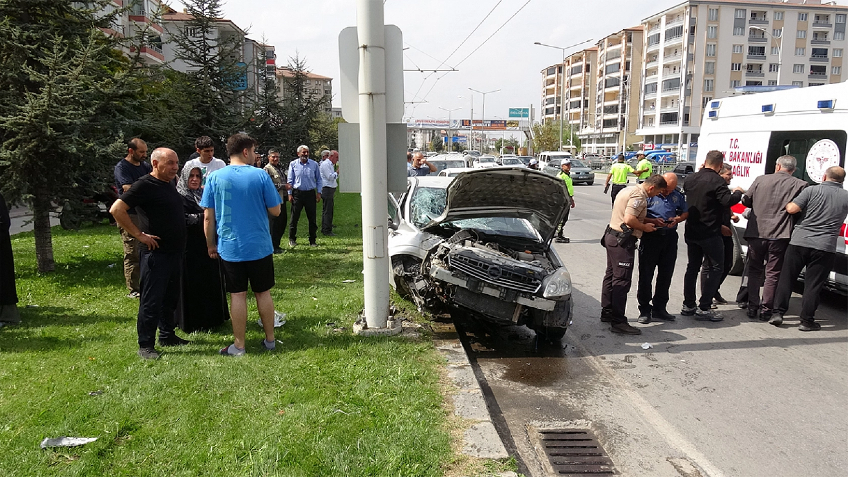 Korkutan kaza: 2'si çocuk 4 yaralı
