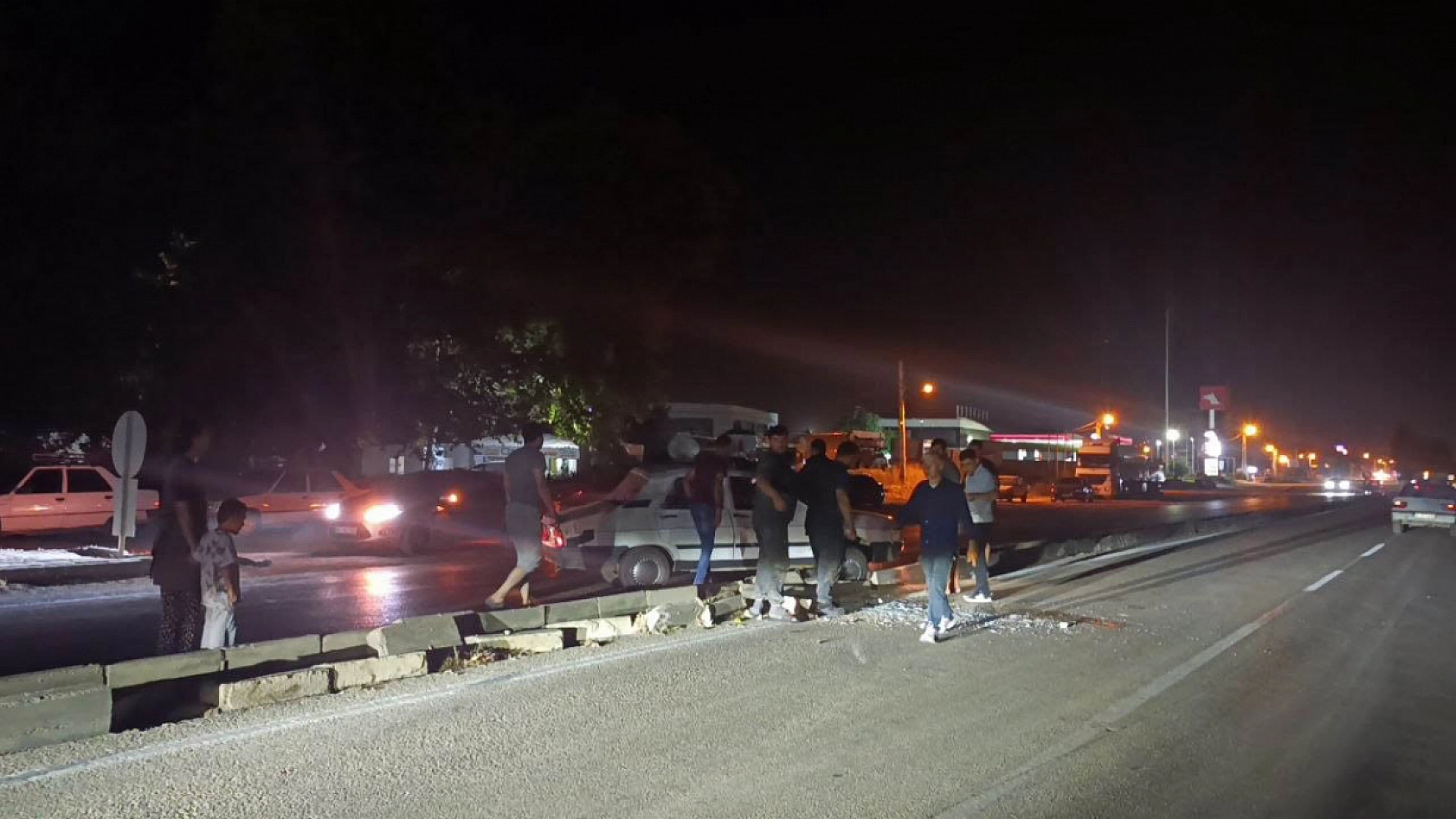 Yan yatan otomobilde emniyet kemeri hayat kurtardı