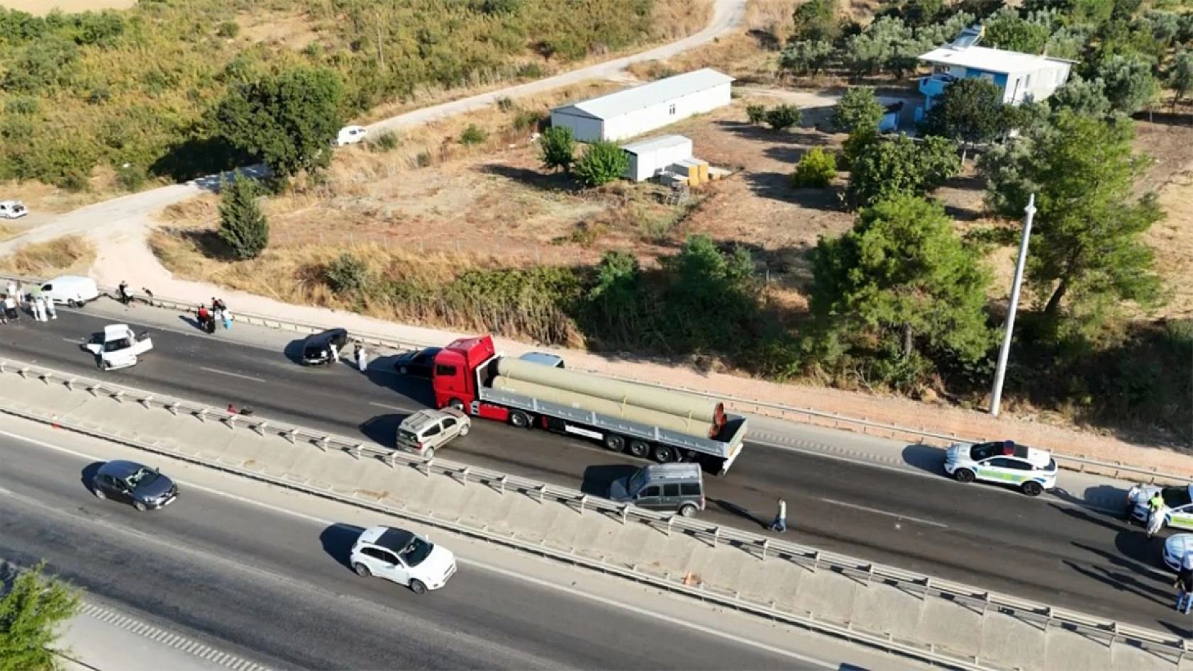 Mazot dökülen yolda felaket: 10 araç kazaya karıştı