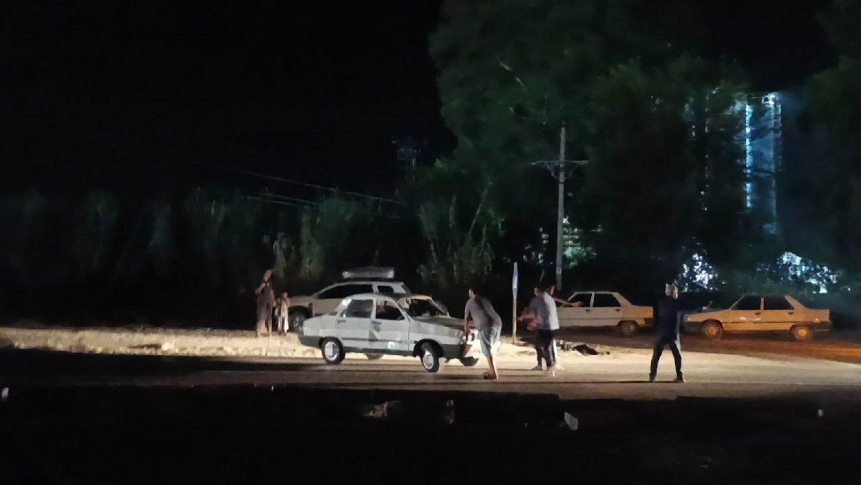 Yan yatan otomobilde emniyet kemeri hayat kurtardı